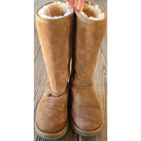UGG Womens Classic Tall II Winter Boots 6 Tan Suede Sheepskin Water Resistant - Picture 1 of 10